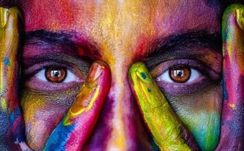 Czy farba akrylowa nadaje się do ubrań?