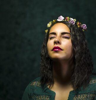 Jak prawidłowo zamknąć torebkę na prezent?